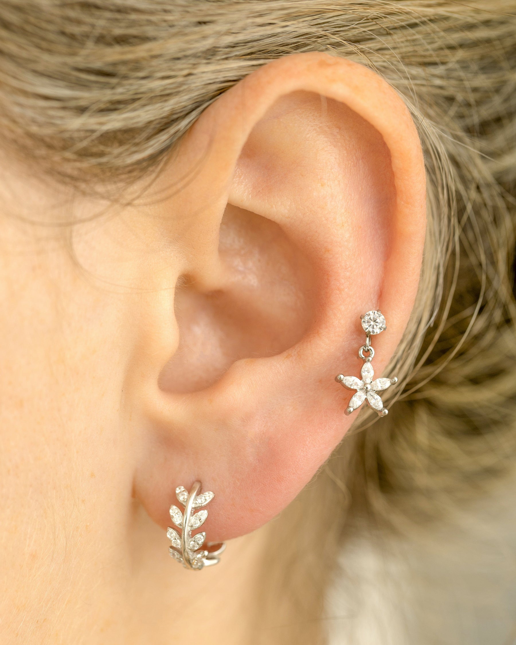 Surgical Steel Crystal Flower Labret