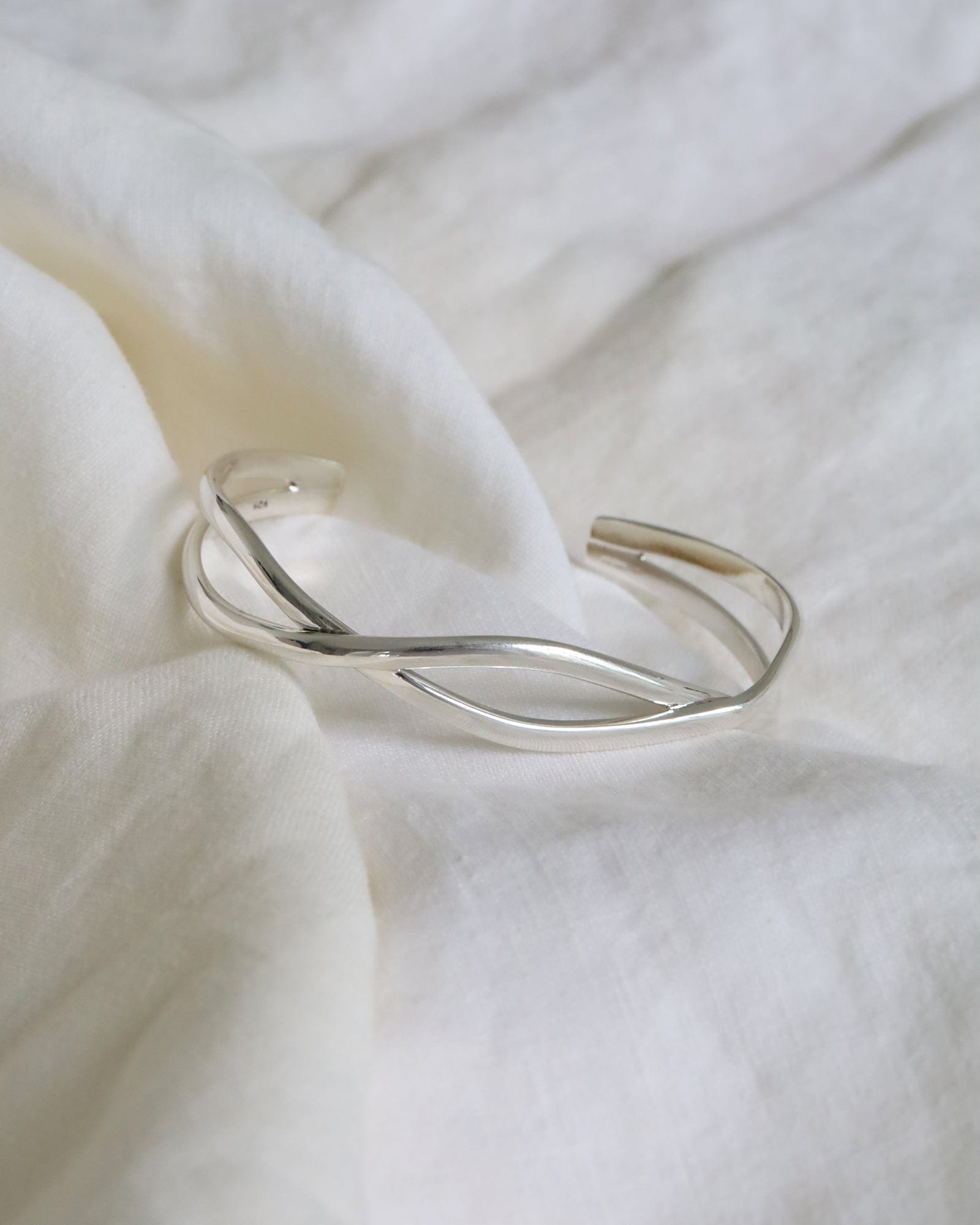 Sterling Silver Interwoven Curve Bangle