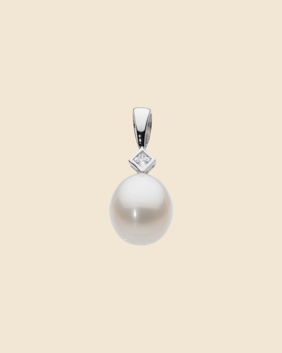 Elegance Freshwater Pearl Pendant