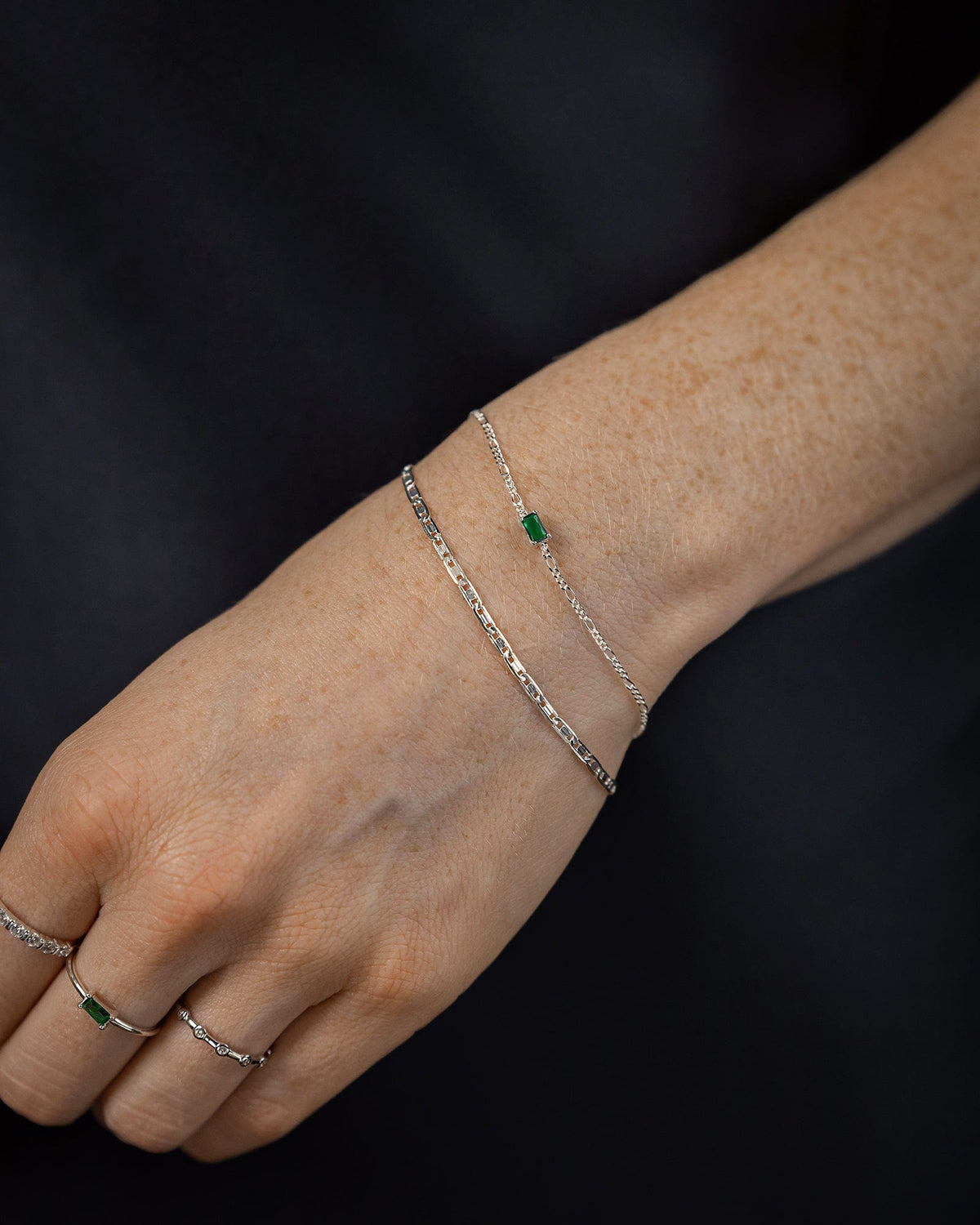 Sterling Silver Figaro Chain Bracelet with Emerald Glass Gem