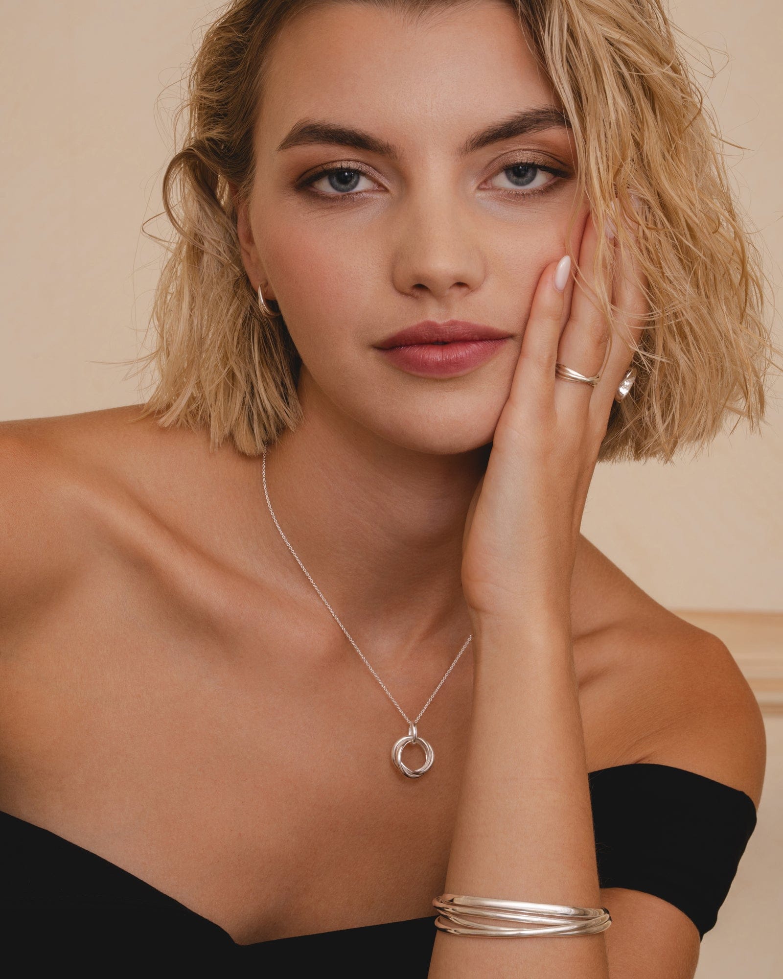 Sterling Silver Triple Ring Pendant Necklace (18")