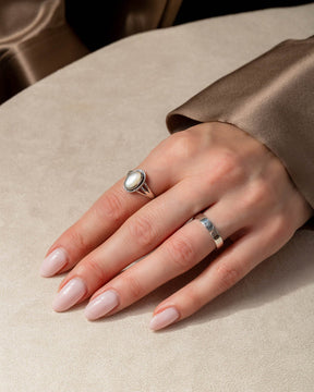 Rope Detail Mother of Pearl Ring