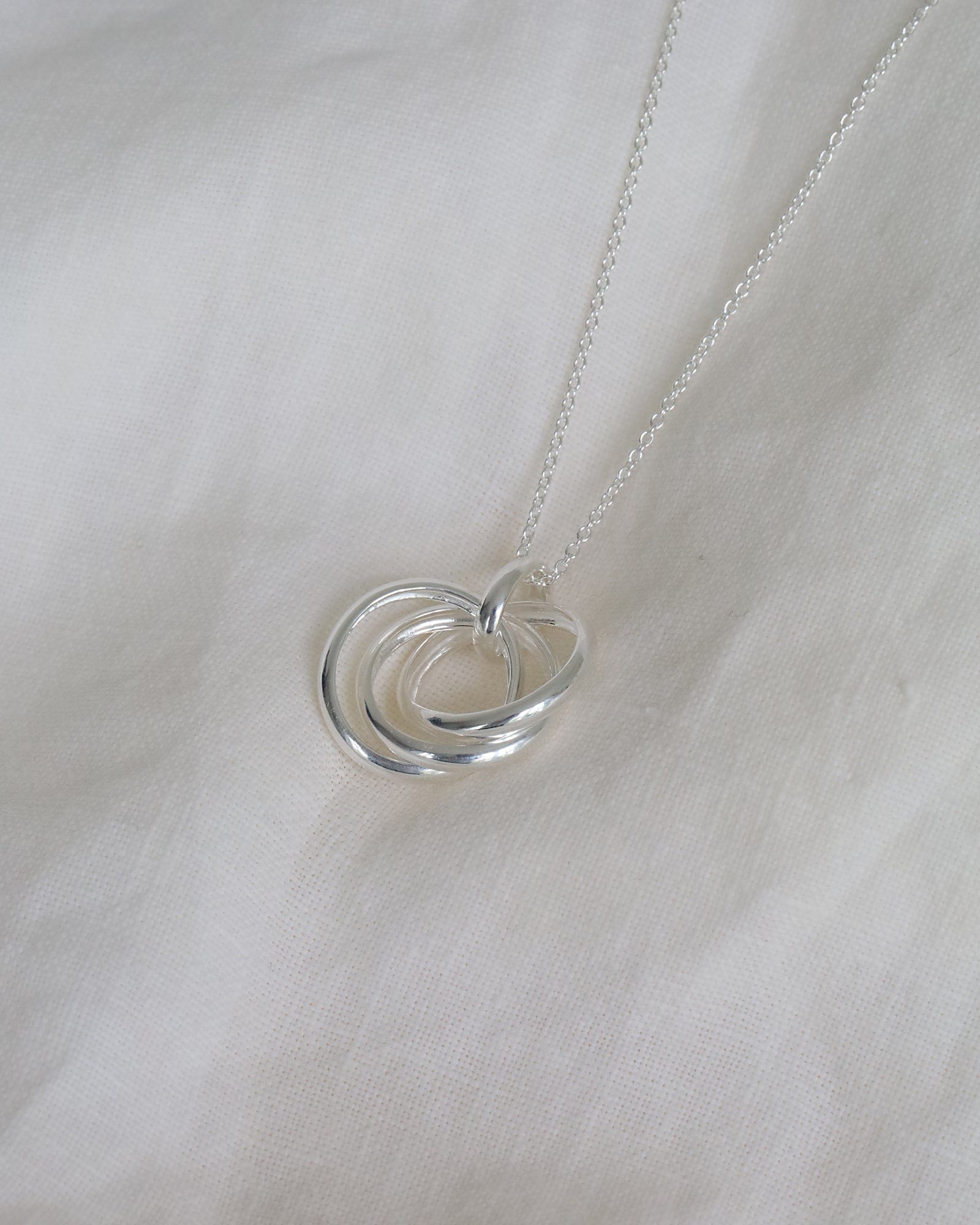 Sterling Silver Triple Ring Pendant Necklace (18")